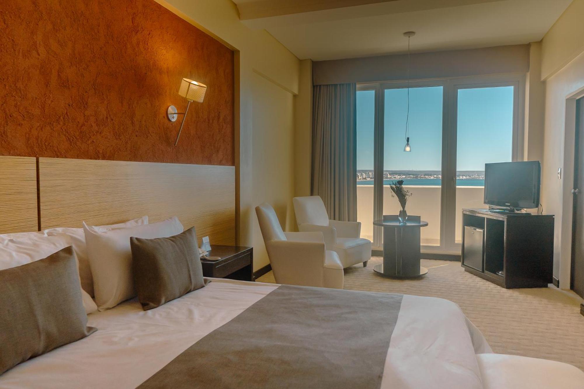 Rayentray Grand Hotel Puerto Madryn Exterior foto