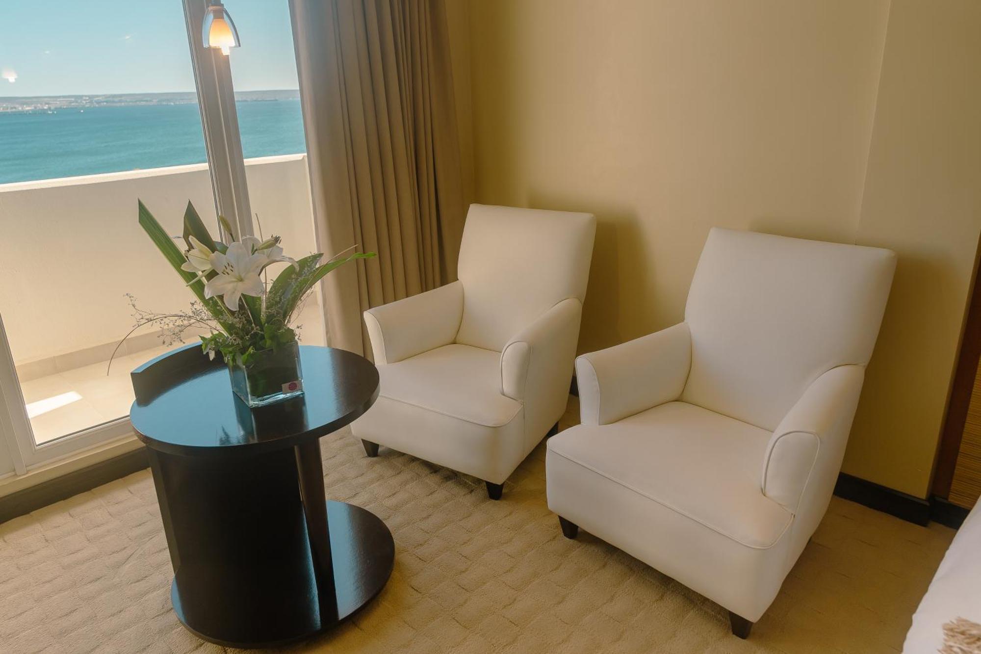 Rayentray Grand Hotel Puerto Madryn Exterior foto