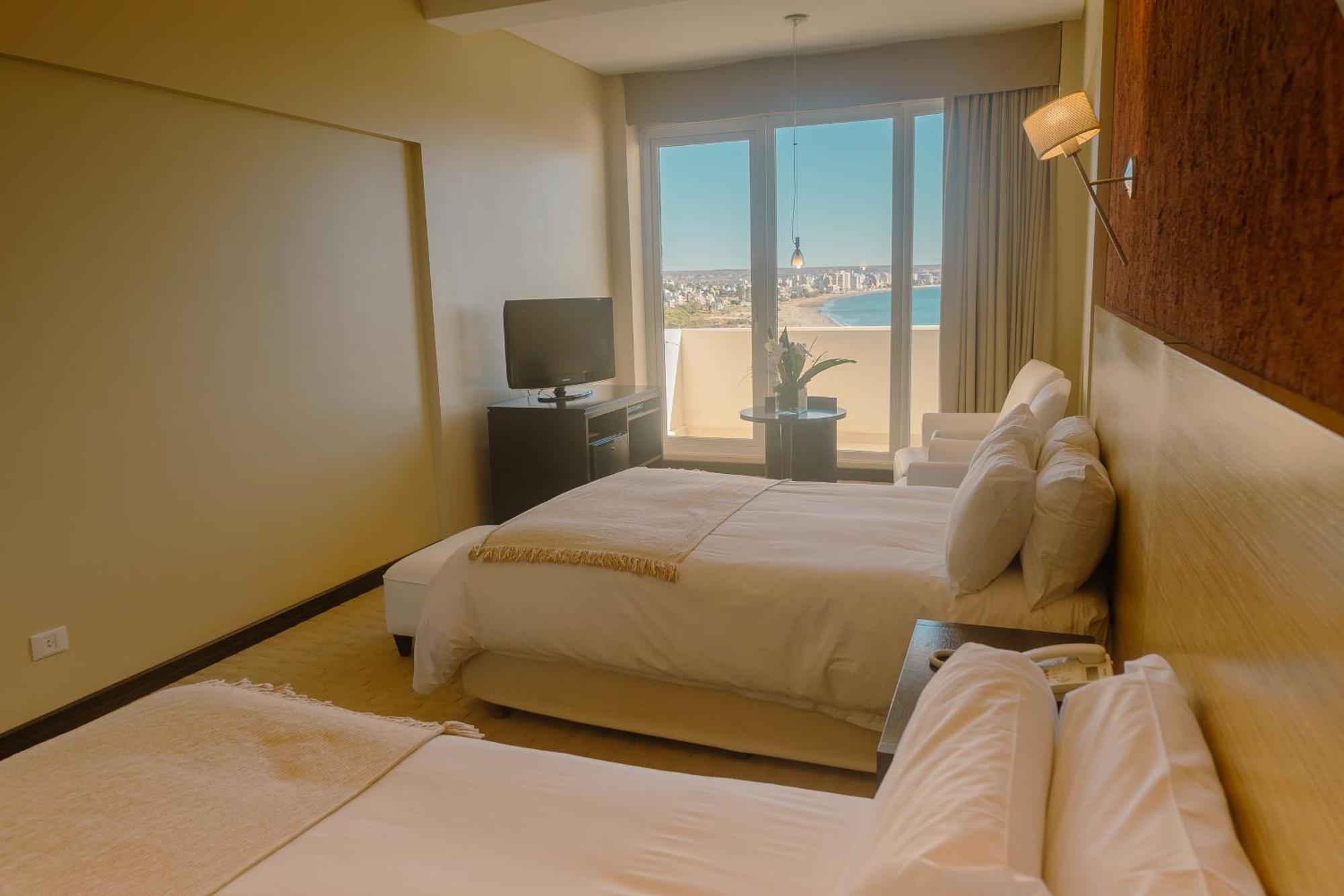 Rayentray Grand Hotel Puerto Madryn Exterior foto