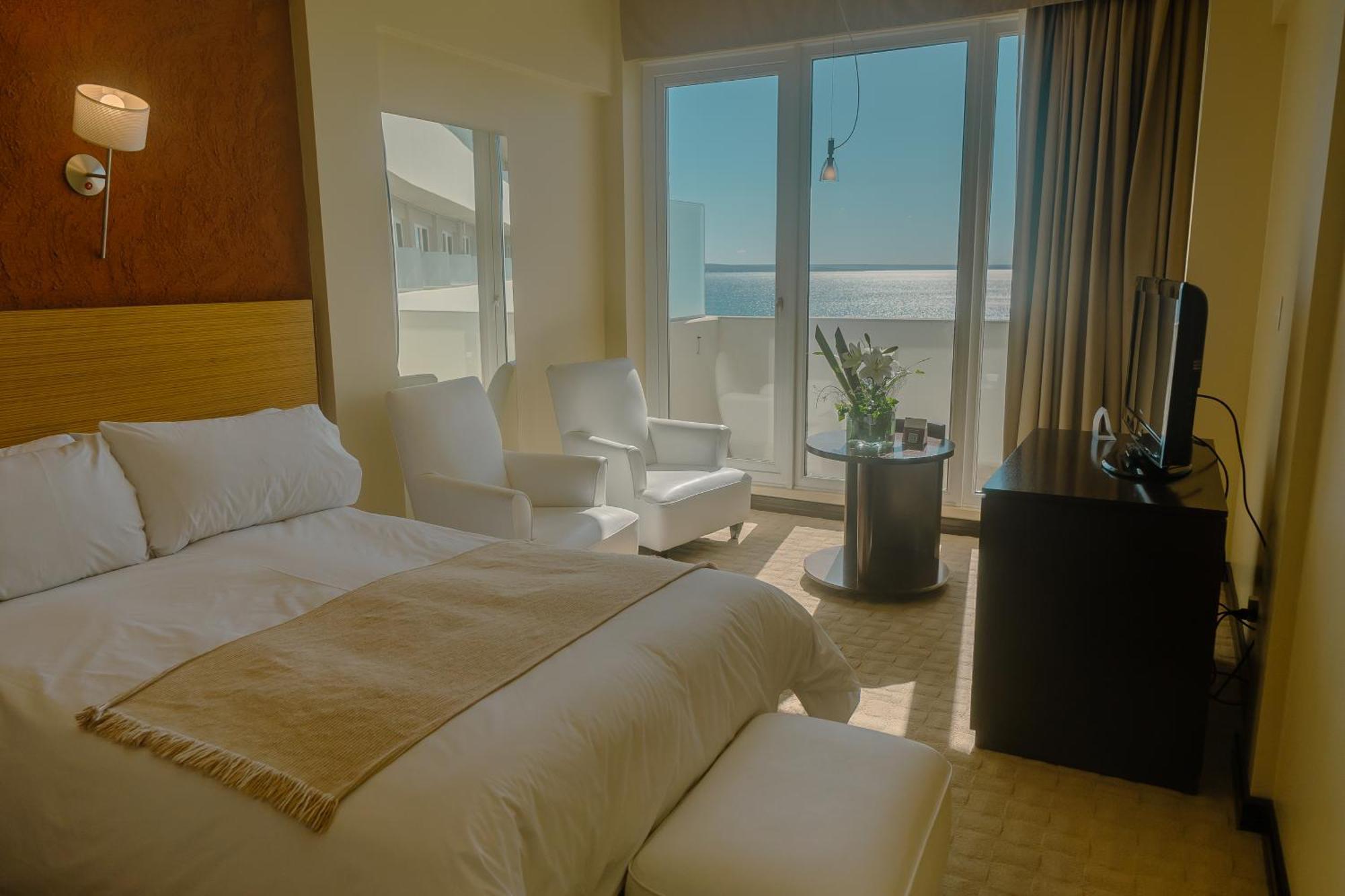 Rayentray Grand Hotel Puerto Madryn Exterior foto