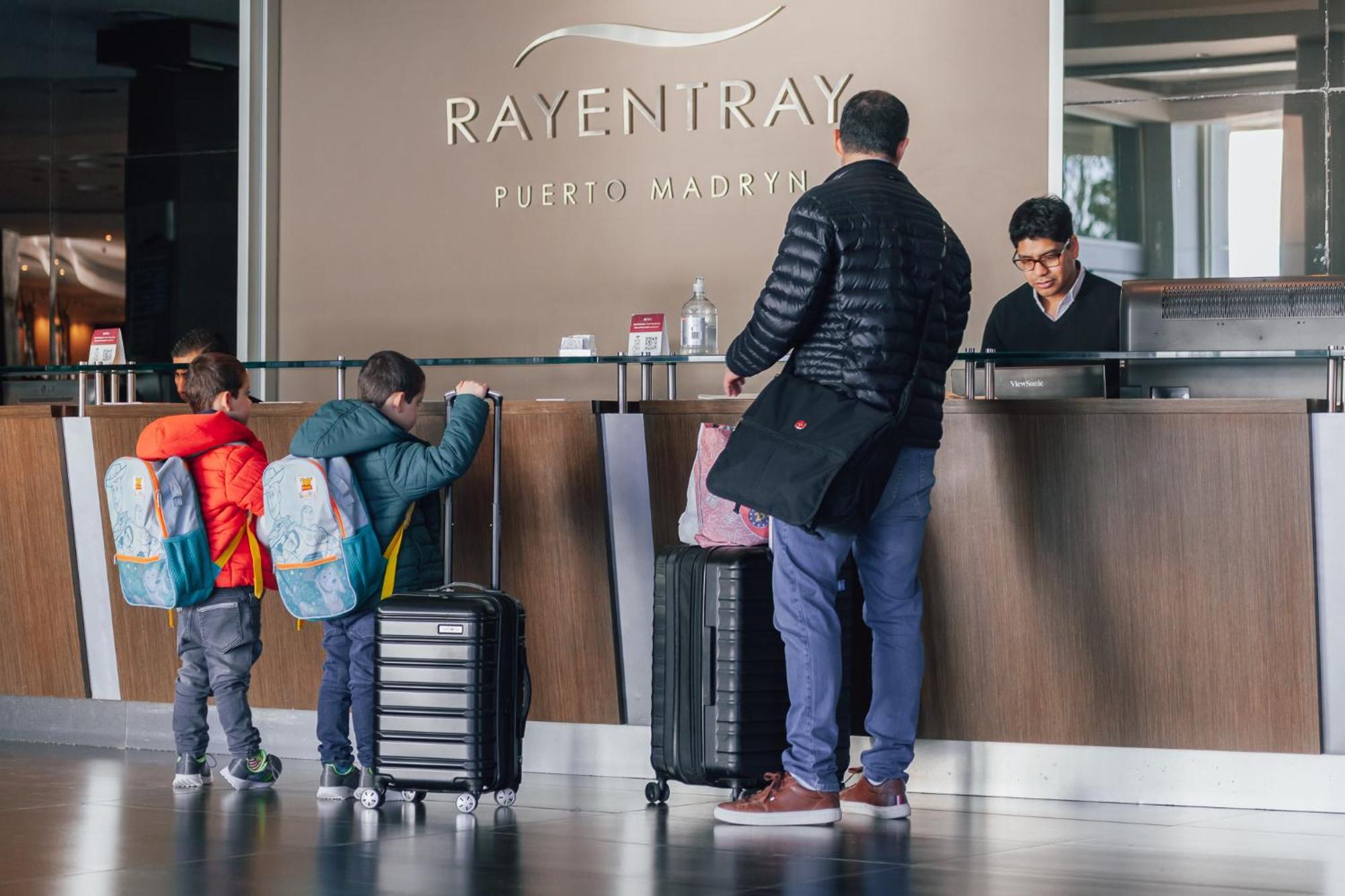 Rayentray Grand Hotel Puerto Madryn Exterior foto