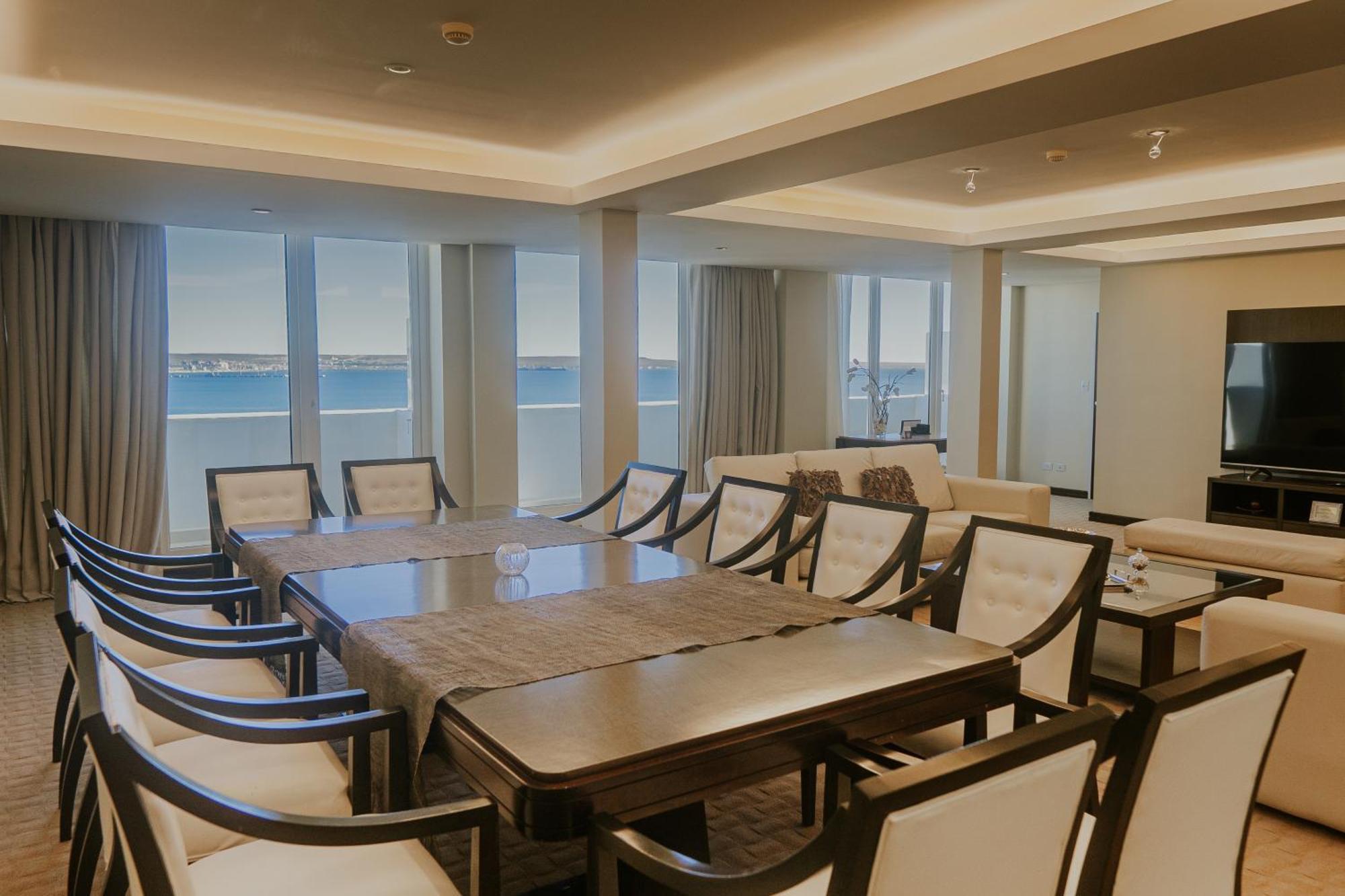 Rayentray Grand Hotel Puerto Madryn Exterior foto
