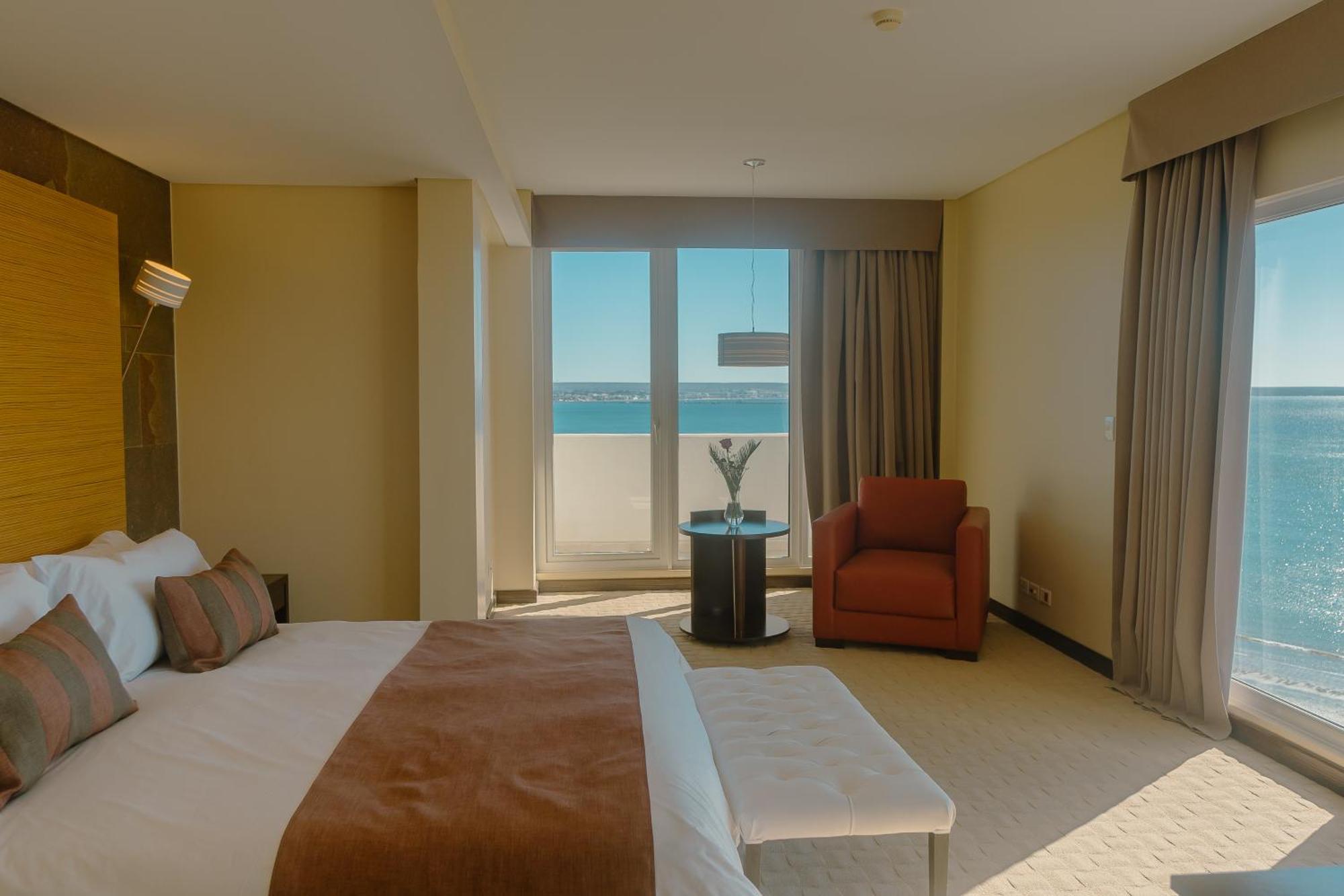 Rayentray Grand Hotel Puerto Madryn Exterior foto