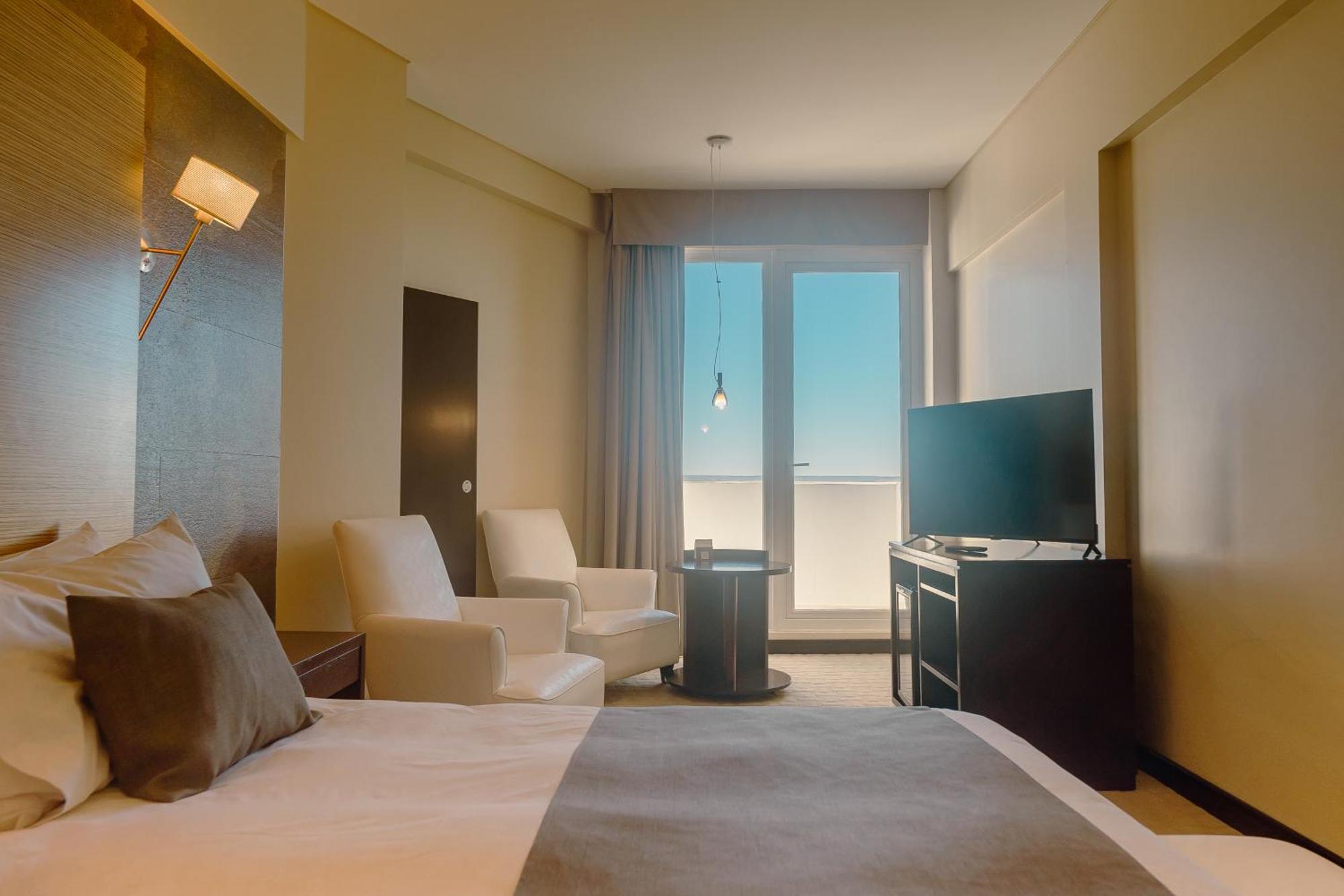 Rayentray Grand Hotel Puerto Madryn Exterior foto